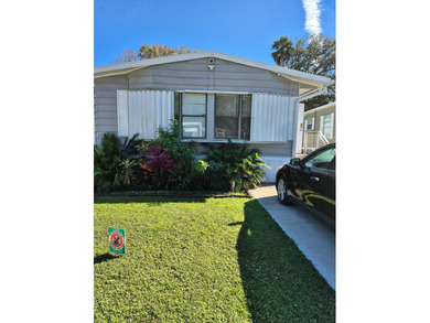 MOTIVATED SELLER! Located in a quiet senior community close to - photo 1