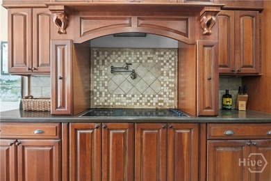 * SELLER OFFERING 10K TOWARDS CLOSING WITH FULL PRICE OFFER* - photo 15