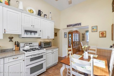 Welcome to this move-in ready gem nestled on a spacious corner - photo 16