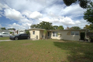 Welcome to this well-located St. Petersburg property offering - photo 1
