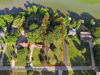Enjoy lake life at its finest with this beautiful 4-bedroom - photo 3