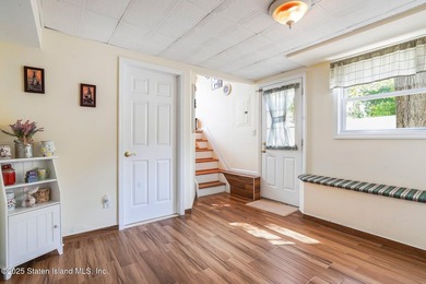 Welcome to this move-in ready gem nestled on a spacious corner - photo 25