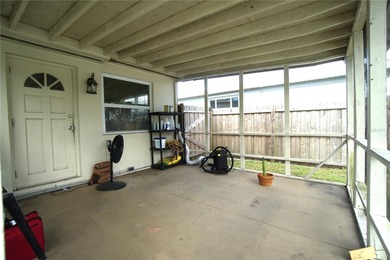 Welcome to this well-located St. Petersburg property offering - photo 7