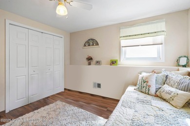 Welcome to this move-in ready gem nestled on a spacious corner - photo 28