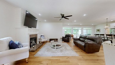 Beautiful Home located in an amazing neighborhood situated on a - photo 8
