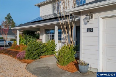 Look no further, this is the one! Large lot home in N Keizer w/