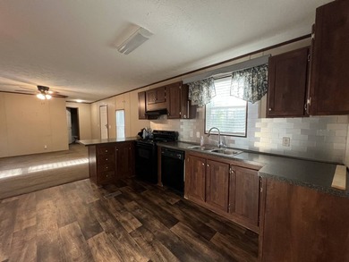 Toledo Bend interior camp is just 1 minute from two public boat - photo 3
