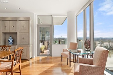 Dream location, dream layout, dream view in South Waterfront's - photo 11