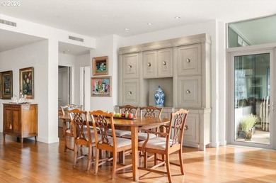 Dream location, dream layout, dream view in South Waterfront's - photo 14