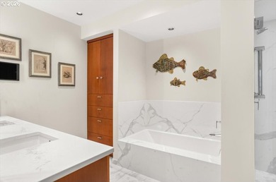 Dream location, dream layout, dream view in South Waterfront's - photo 23