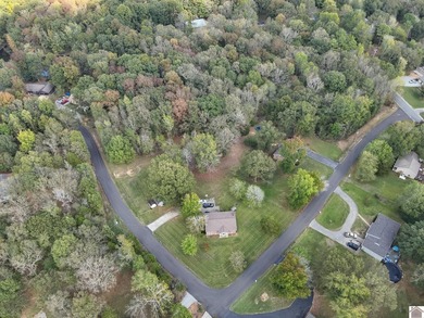 Spacious 4 bedroom, 2 bathroom brick home offering just under 2 - photo 5