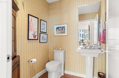 Dream location, dream layout, dream view in South Waterfront's - photo 30