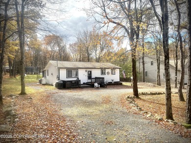 Towamensing Trails Lake Home For Sale in Albrightsville Pennsylvania