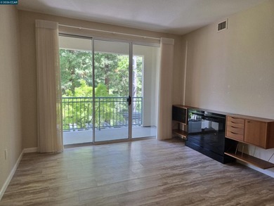 Nestled in the desirable Waterford complex, located on the 2nd - photo 8