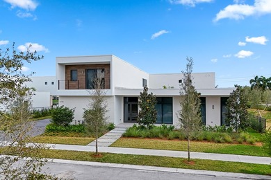 Hardly ever lived in with over $300K in premium upgrades already - photo 2