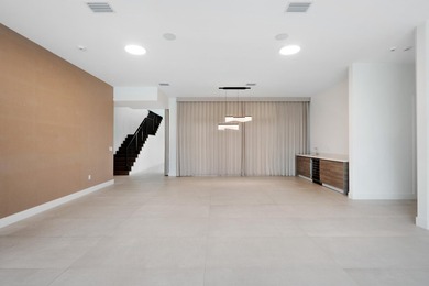 Hardly ever lived in with over $300K in premium upgrades already - photo 7