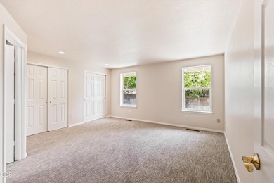 Welcome to this bright and cheerful single level 3 bedroom 2 - photo 13