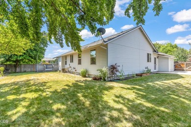 Welcome to this bright and cheerful single level 3 bedroom 2 - photo 29