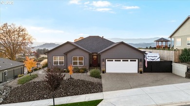 (private lake, pond, coastal) Home For Sale in Sutherlin Oregon