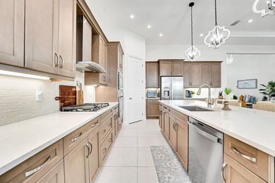 1YR NEW Kolter POOL home Meticulously maintained and beautifully - photo 9