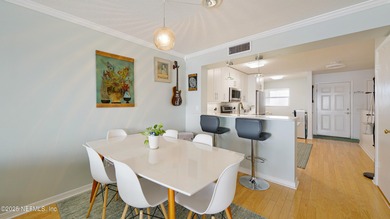 Breathtaking views from every angle! This remodeled top-floor - photo 14