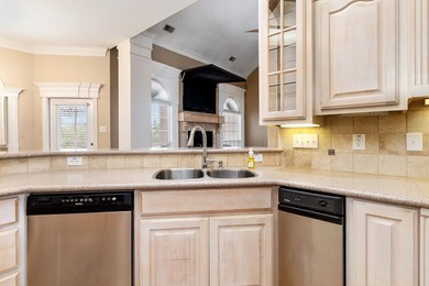 Experience a life of luxury at this gorgeous golf course home - photo 15