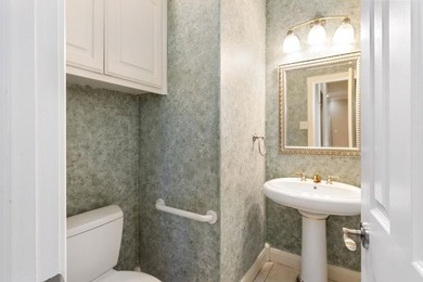 Experience a life of luxury at this gorgeous golf course home - photo 17