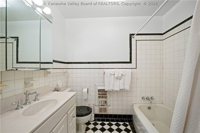 Nestled on a quiet dead-end street in the heart of South Hills - photo 18