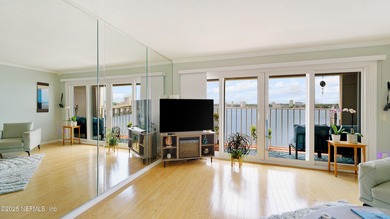 Breathtaking views from every angle! This remodeled top-floor - photo 18