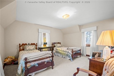 Nestled on a quiet dead-end street in the heart of South Hills - photo 19
