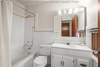 Nestled on a quiet dead-end street in the heart of South Hills - photo 20