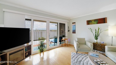 Breathtaking views from every angle! This remodeled top-floor - photo 22