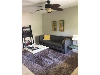 INVESTOR SPECIAL!! Charming and Bright 2bed/1bath Unit in - photo 2