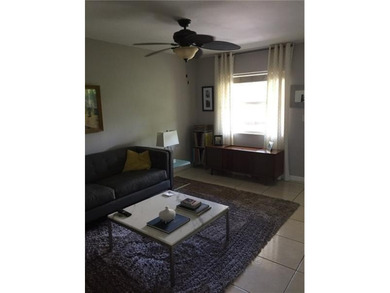 INVESTOR SPECIAL!! Charming and Bright 2bed/1bath Unit in - photo 3