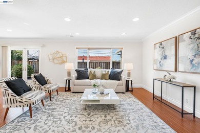 Experience the unparalleled blend of prime location, vibrant - photo 8