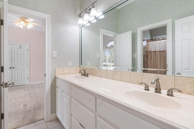Experience a life of luxury at this gorgeous golf course home - photo 31