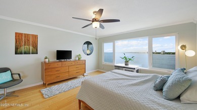 Breathtaking views from every angle! This remodeled top-floor - photo 38