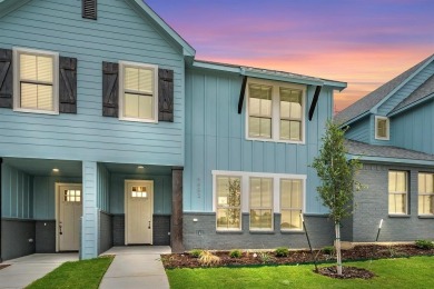 Lake Townhome/Townhouse For Sale in Fort Worth, Texas