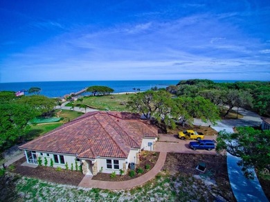 Royal Oaks is a bay-front community with - photo 3
