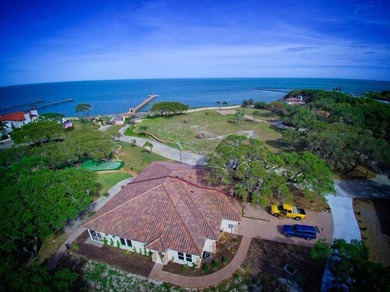 Royal Oaks is a bay-front community with - photo 4