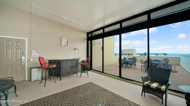 Breathtaking views from every angle! This remodeled top-floor - photo 47