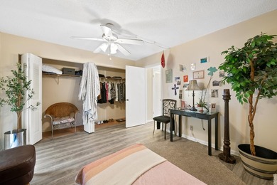 First-floor, easy-access 1-bedroom, 1-bathroom condo located in - photo 6