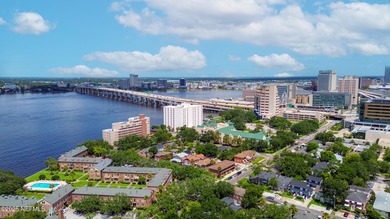 Breathtaking views from every angle! This remodeled top-floor - photo 60