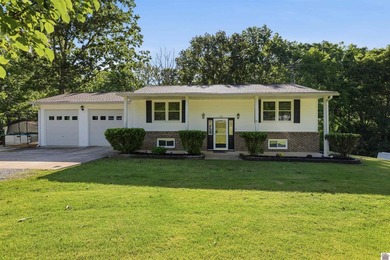 Kentucky Lake Home For Sale in Murray Kentucky