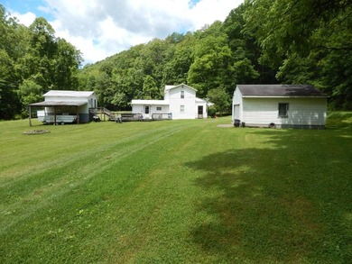 This old 1900's farm house will take you back in time and you'll - photo 3