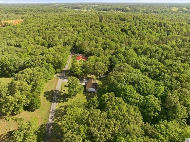 Spacious living with privacy and room to enjoy the outdoors, all - photo 3