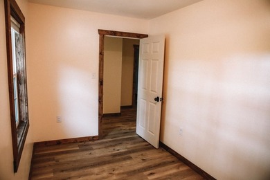 Great 3-bedroom, 2-bath home in a very secluded area in the - photo 2