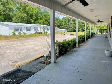 Click our 3D TOUR link! Great price on this versatile property