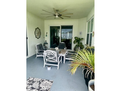 Shows like a model! This SPECTACULAR Custom 4 Bedroom 3 Bath - photo 7