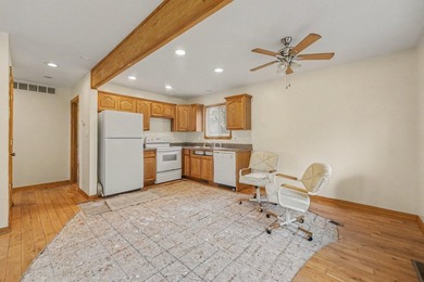 Estate Sale! Great opportunity to restore this 3-bedroom, 2-bath - photo 5